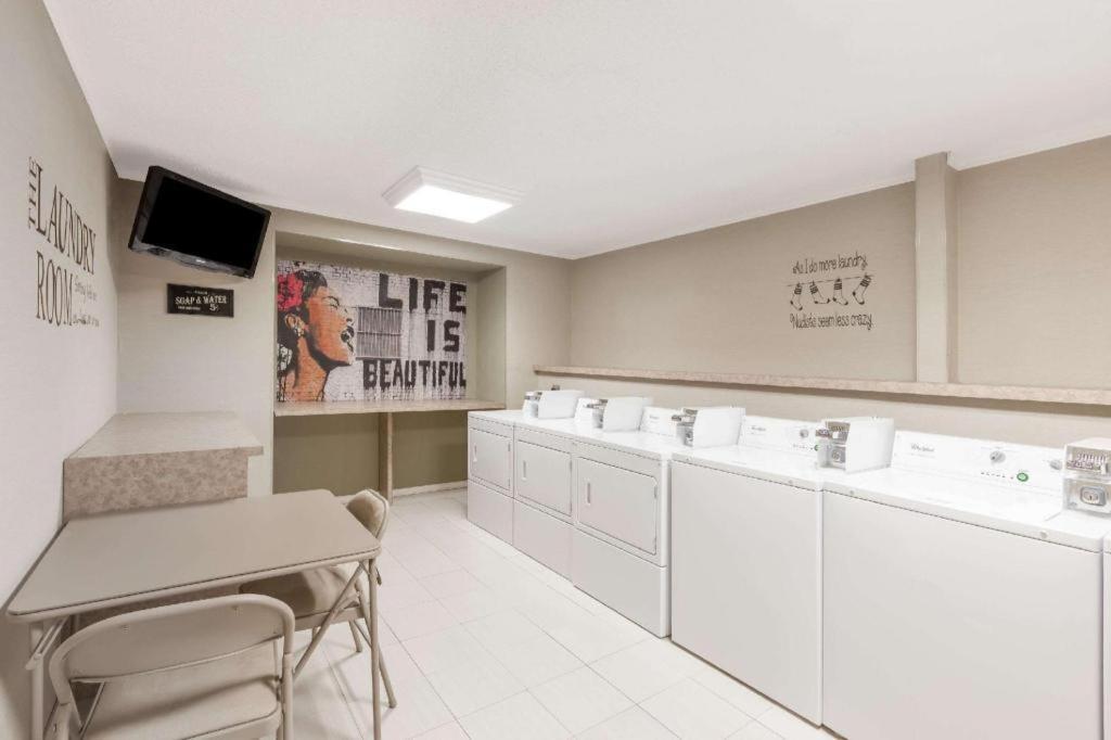 Super 8 By Wyndham Schenectady - Albany Area Otel Dış mekan fotoğraf